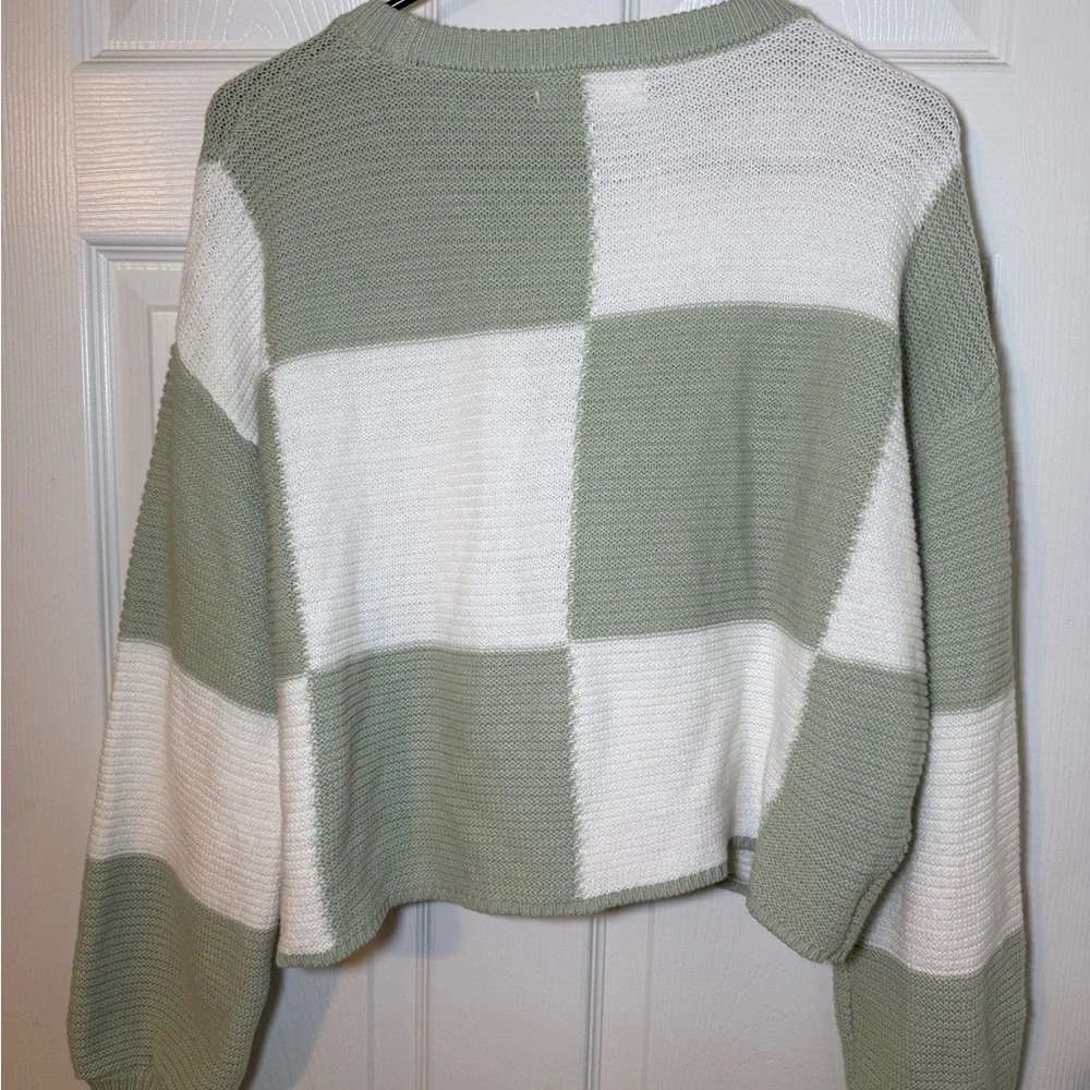 moon & madison Sage and White Checkered Sweater - Picture 2 of 3